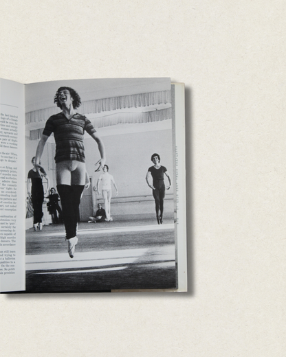 BALLET STUDIO Anne Woolliams