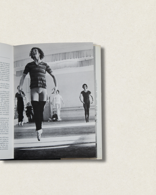BALLET STUDIO Anne Woolliams